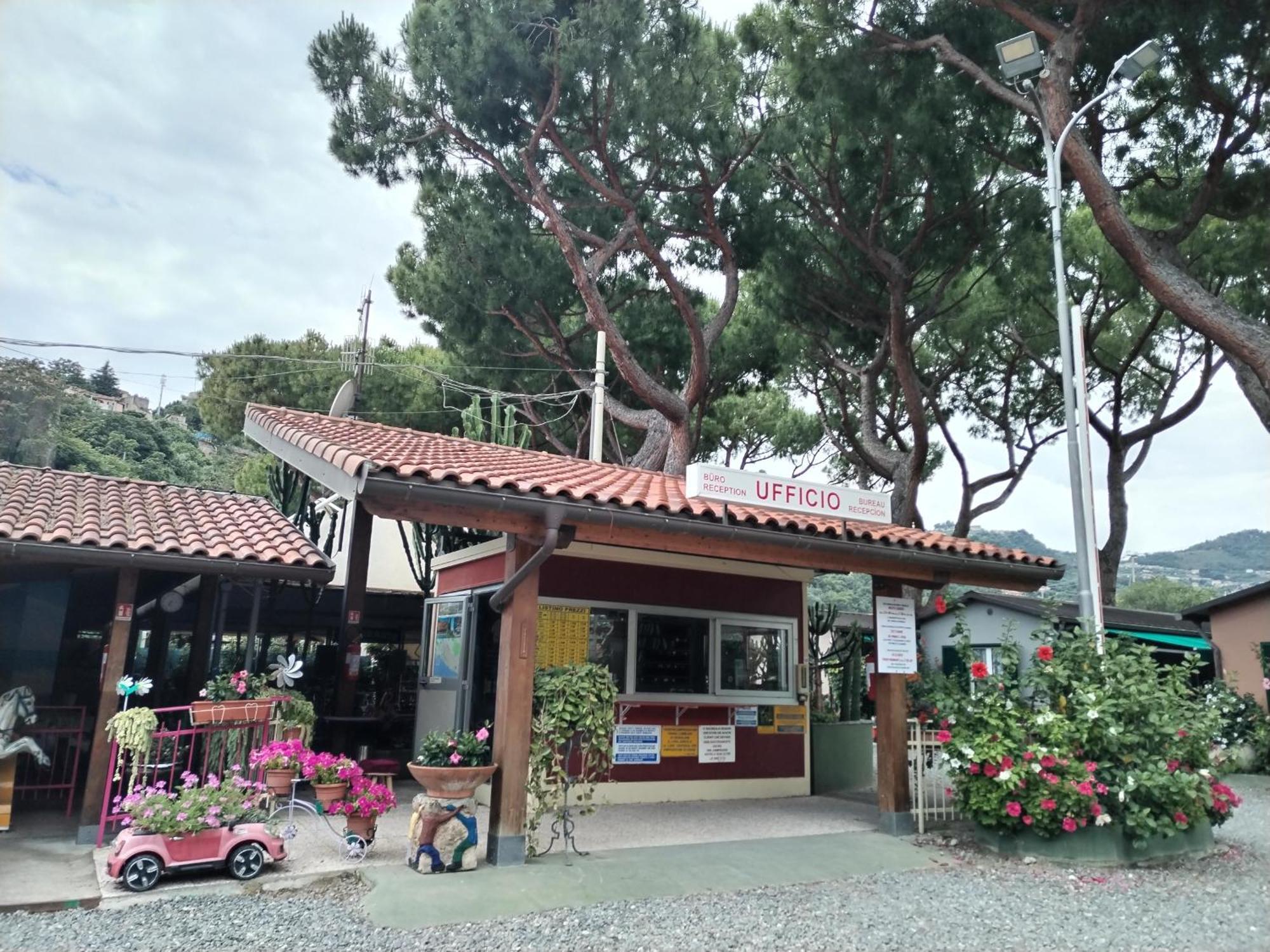 Camping Roma Ventimiglia Buitenkant foto